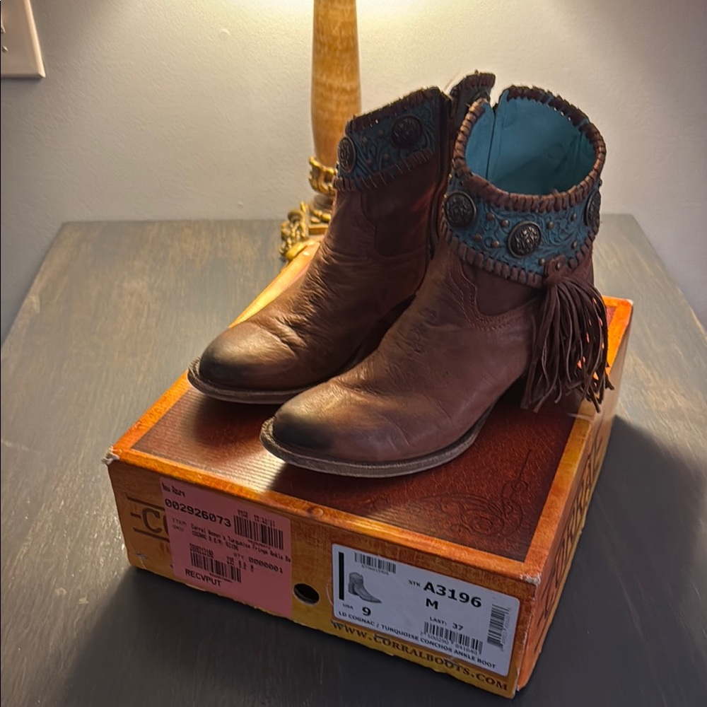 Corral Brown Leather Boots with Teal Trim